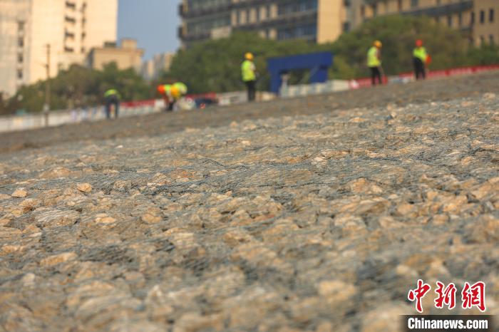 「巍巍三峡」长江干流江西段崩岸应急治理工程施工“进行时”：作业不停 生态护岸
