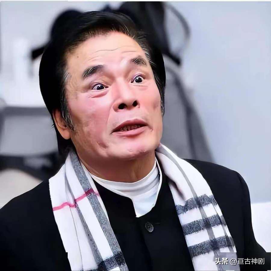他与6个老婆生活在一起，每月给7万零花钱，年过70又娶一个美娇妻