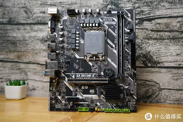 【老黄搞机篇一百六十七】年货3A来袭，艾尔莎EA H610M-E带你玩转《极品飞车22：不羁》