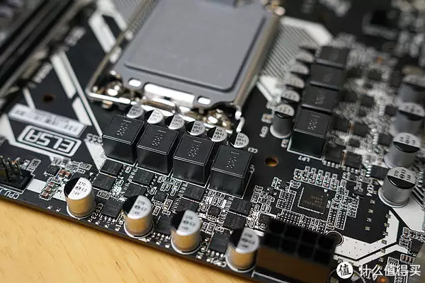 【老黄搞机篇一百六十七】年货3A来袭，艾尔莎EA H610M-E带你玩转《极品飞车22：不羁》