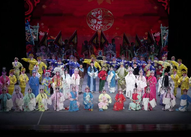 青春戏韵绽芳华，剧场温度暖人心——“戏苑青春我最美”2025年襄阳市青年演员展演圆满落幕