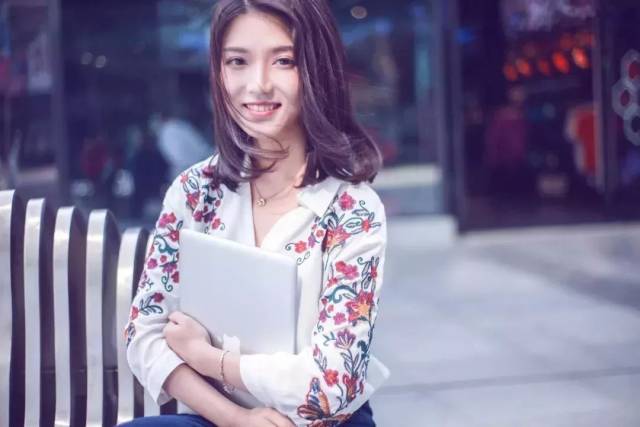 赚到人生第一个100万后，我发现：赚钱能治愈一切矫情
