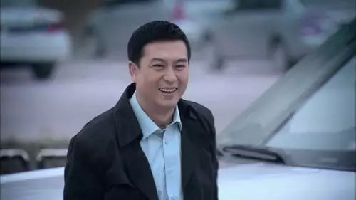 （接上条微博） 不知道大家看的《蜗居》是不是都是未经“阉割”的版本…