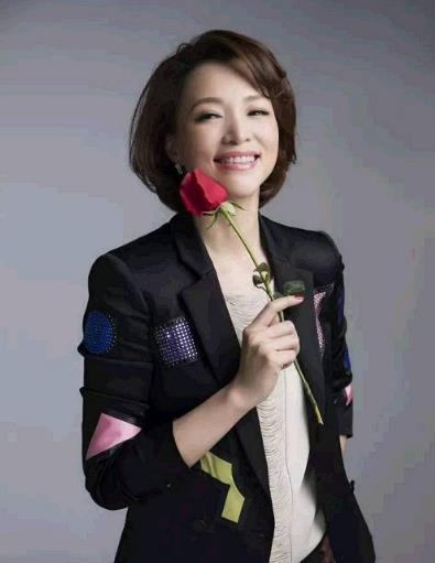董卿李思思后，央视新出一位美女主持，被网友称为中央电台新一姐