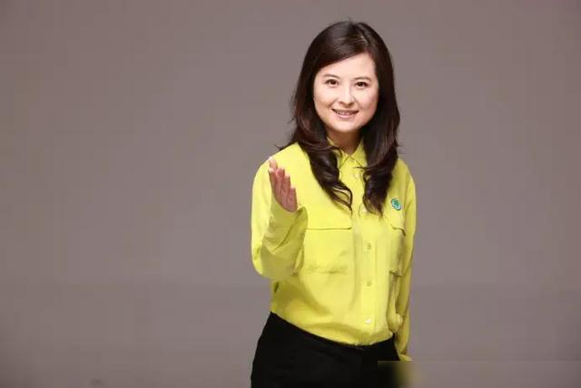 北大才女张泉灵：白岩松是我的偶像，跟他走不会掉坑里
