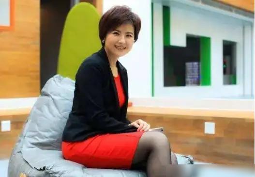 北大才女张泉灵：白岩松是我的偶像，跟他走不会掉坑里