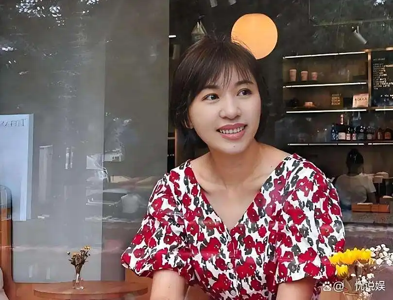落毛凤凰不如鸡？离开央视两年，欧阳夏丹的现状证实李思思没说错