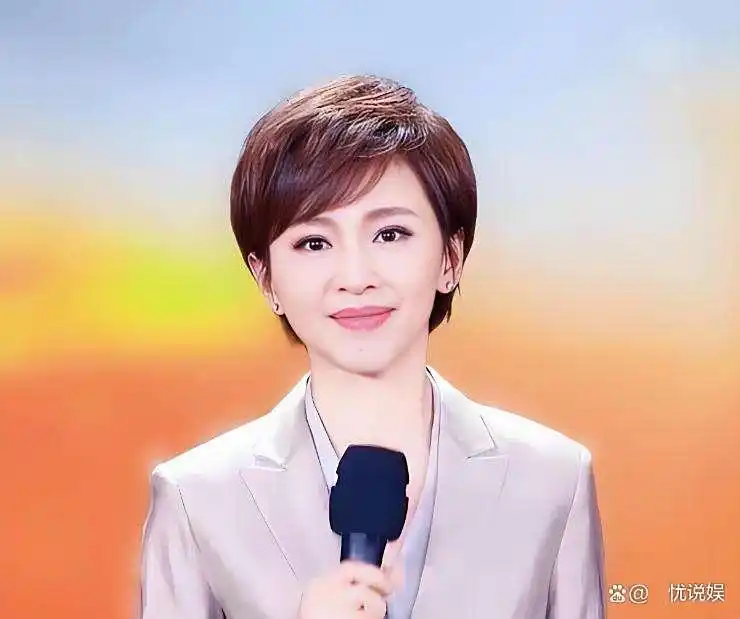 落毛凤凰不如鸡？离开央视两年，欧阳夏丹的现状证实李思思没说错