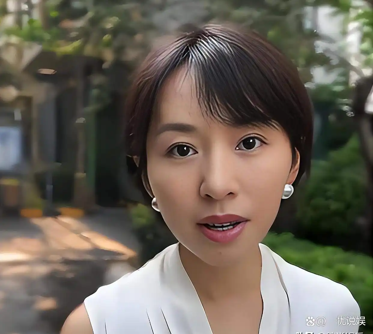 落毛凤凰不如鸡？离开央视两年，欧阳夏丹的现状证实李思思没说错