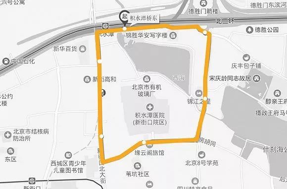 路况这么堵，谁在北京坐公交车？