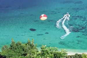 海口三亚万宁陵水成海上运动美妙天堂(海南四日游)