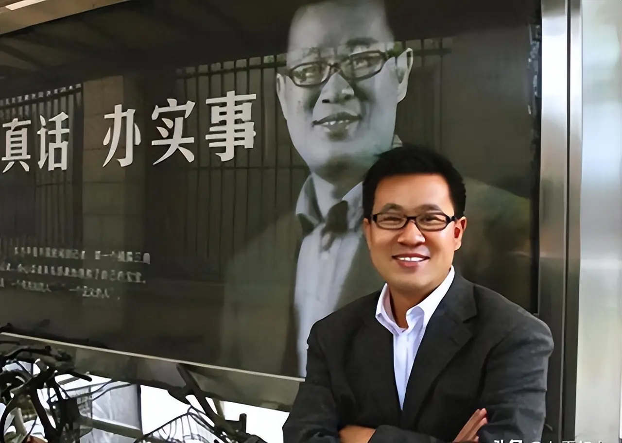 17年前，那个揭露“三鹿奶粉”的上海记者简光洲，如今怎么样了？