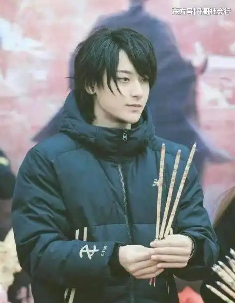 那些男明星的非主流时期，吴亦凡杀马特，鹿晗清秀，而他最帅！