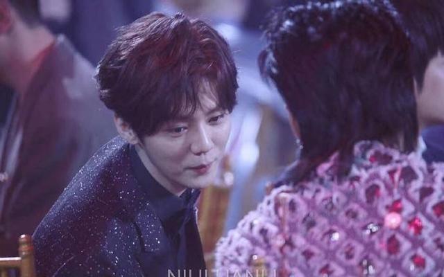 吴亦凡鹿晗同桌怎么回事？吴亦凡鹿晗同框照片曝光两人私下关系如何