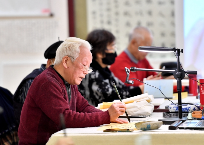破除“养老之困”迫在眉睫，每经专访原银保监会副主席梁涛：将保险业务、资产管理与养老服务相融合，充分满足老年群体的多元化需求