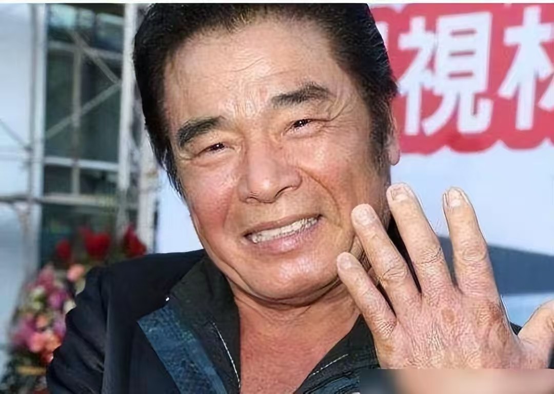 “6个老婆”同住一屋，每人每月7万零花钱，71岁娶第7房小娇妻