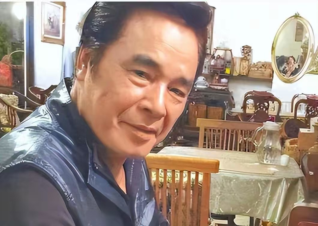 “6个老婆”同住一屋，每人每月7万零花钱，71岁娶第7房小娇妻