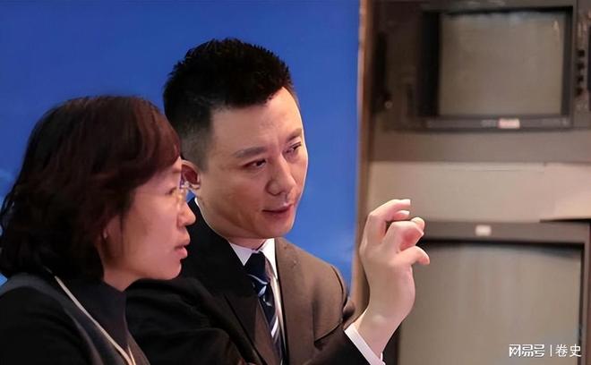 离开东方卫视9年，央视主播潘涛回上海，54岁官宣新身份可喜可贺
