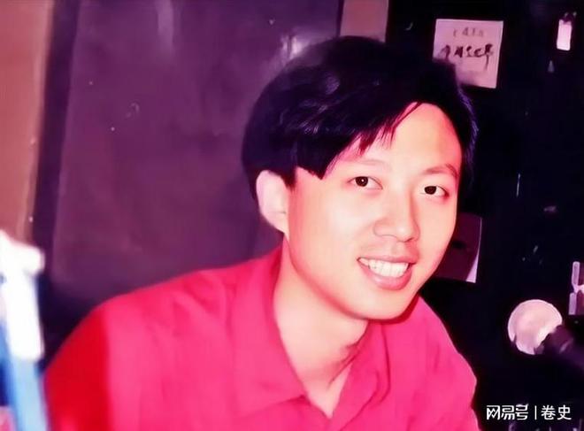离开东方卫视9年，央视主播潘涛回上海，54岁官宣新身份可喜可贺