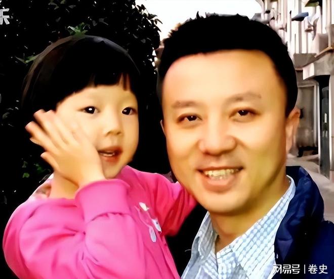 离开东方卫视9年，央视主播潘涛回上海，54岁官宣新身份可喜可贺