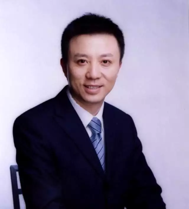 著名主持人潘涛：45岁进央视，无奈和家人分居两地，如今怎样了