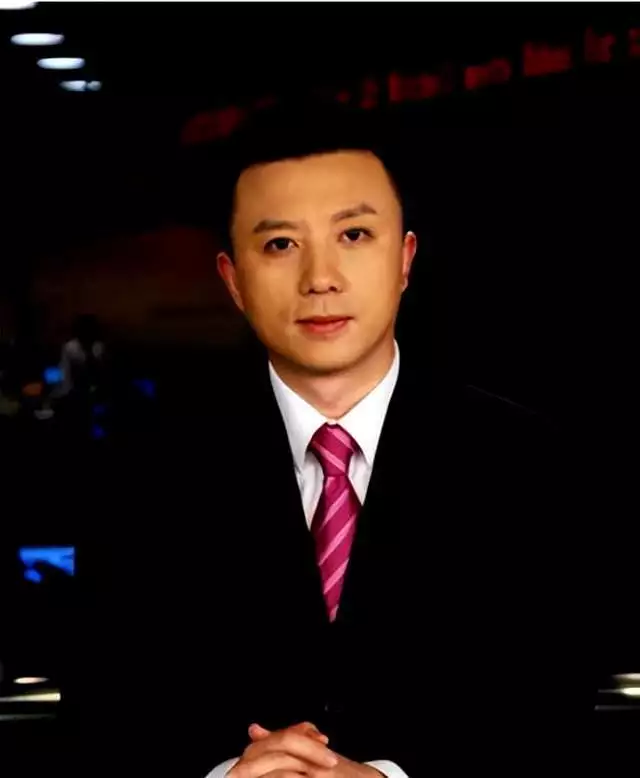 著名主持人潘涛：45岁进央视，无奈和家人分居两地，如今怎样了