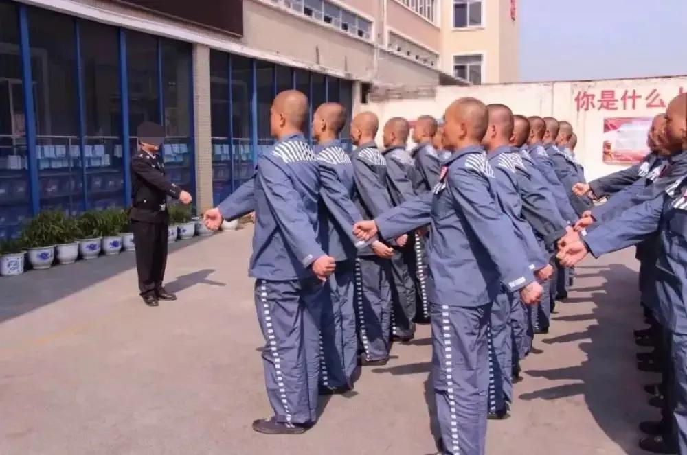 走出高墙，服刑人员该怎样重启人生？