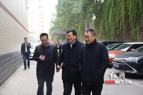 湖南省新闻出版广电局局长张严调研红网：新媒体要大胆走 抢占制高点