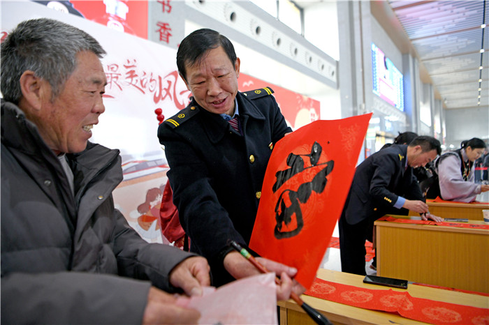 安徽淮南：2025年春运启幕
