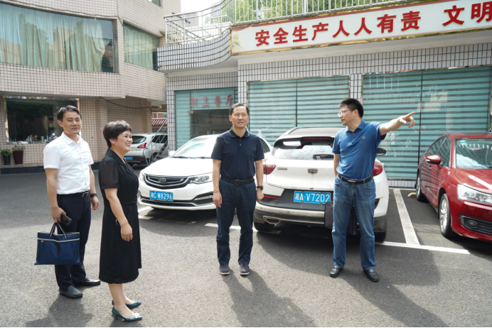 李小松到委直属单位调研并开展集体廉政谈话