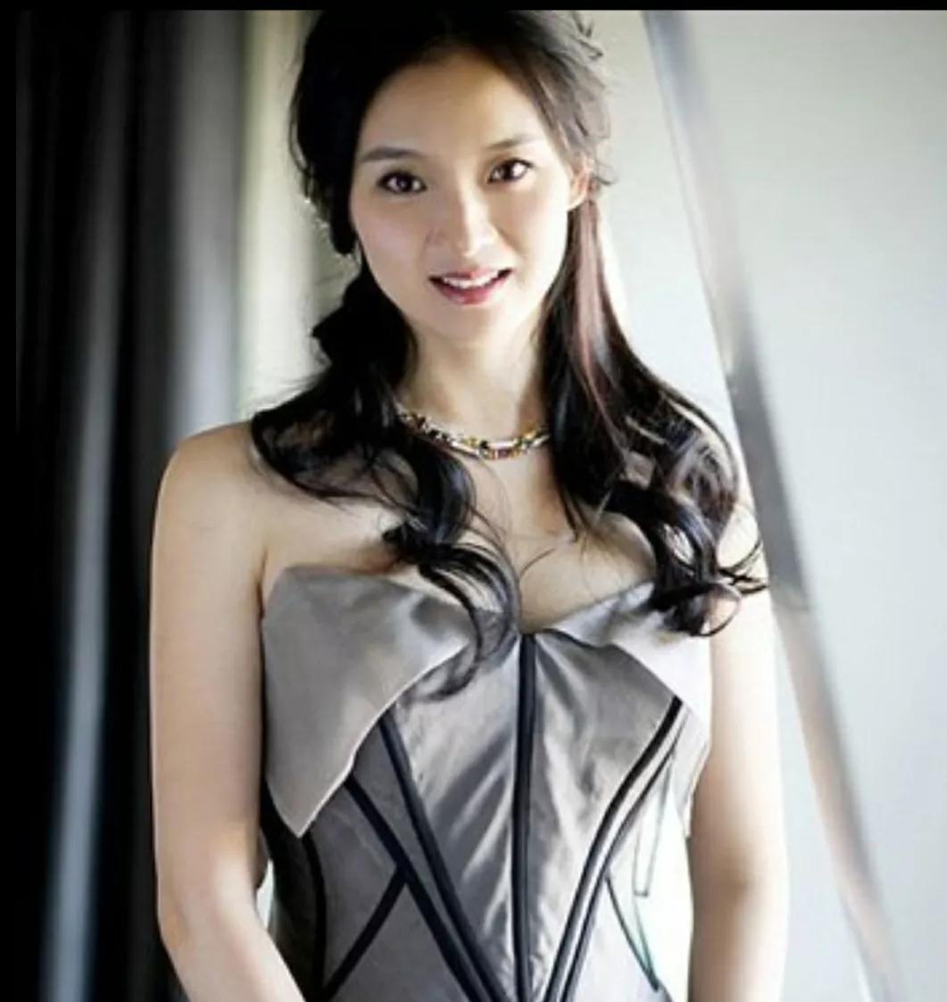 “晴格格”老公王志才，从穷小子变亿万身价：前妻竟是二婚富婆