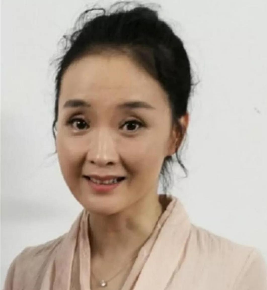 “晴格格”老公王志才，从穷小子变亿万身价：前妻竟是二婚富婆