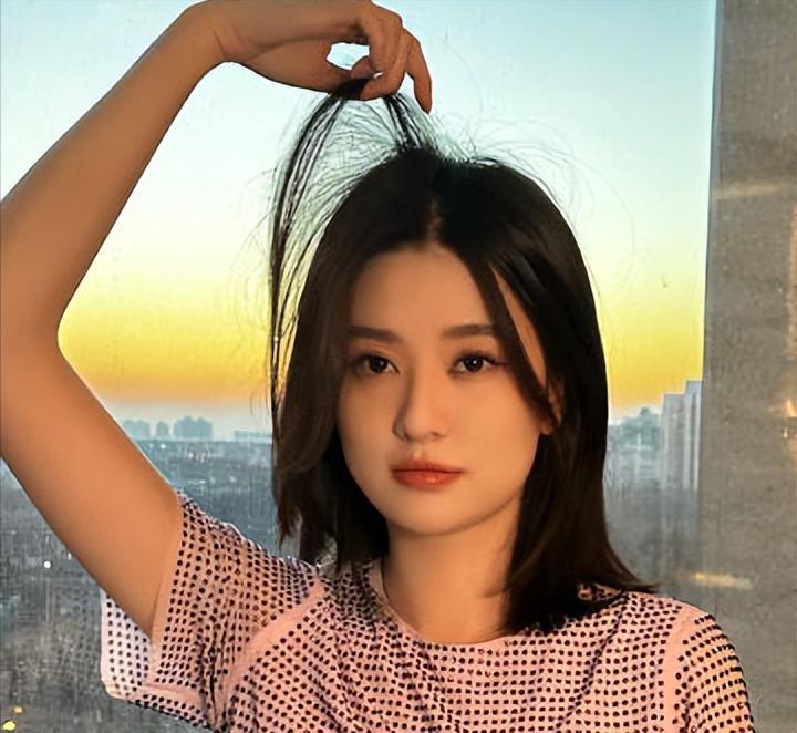 表面是艺人，实际是富家千金的9位女星，她们最不怕的就是潜规则