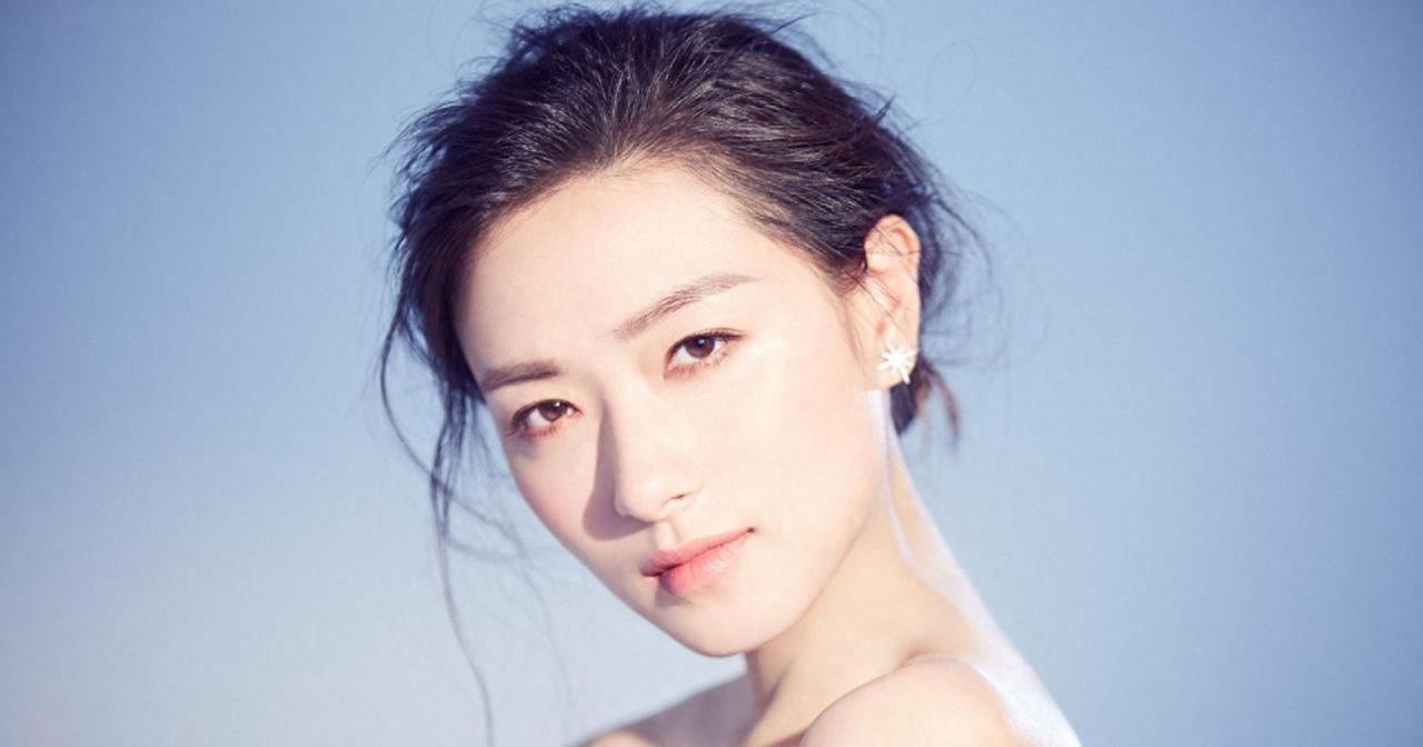 当红女星被“潜规则”7次，事业巅峰期意外生子，生父是谁仍是迷