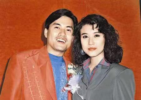 “不老男神”吕良伟：两次婚姻都不被认可，46岁才娶小16岁女富豪