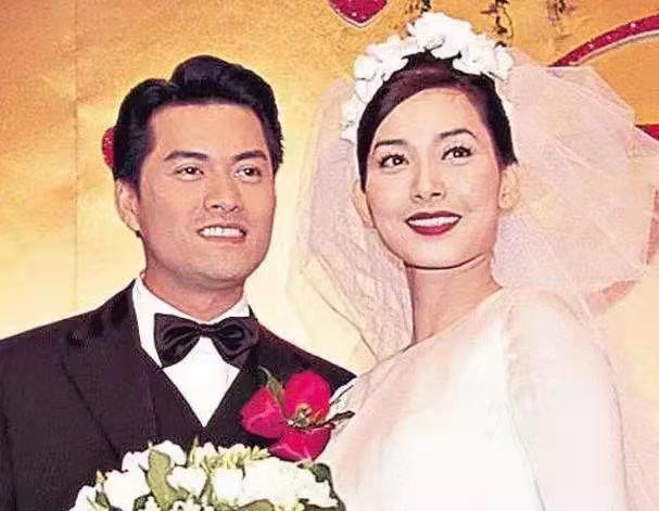 “不老男神”吕良伟：两次婚姻都不被认可，46岁才娶小16岁女富豪