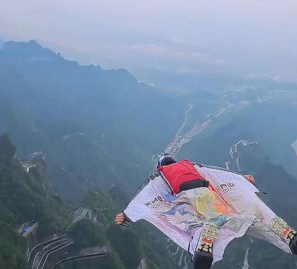 全球16位翼装飞行高手将在天门山“翼”决高下！中国选手张树鹏表示已训练200多次