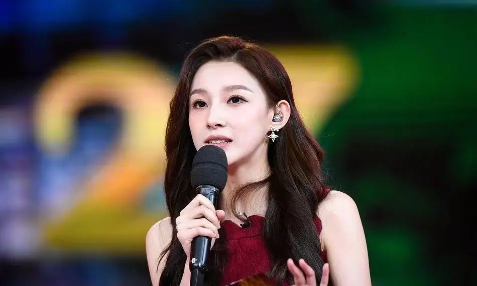 春晚的新主持人，今年为什么选了她？