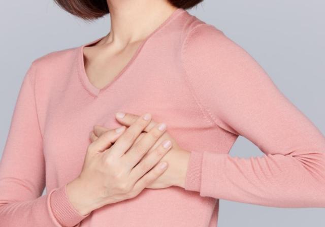 姚贝娜查出乳腺癌时是早期，经过化疗后已痊愈，为何人还是没了？