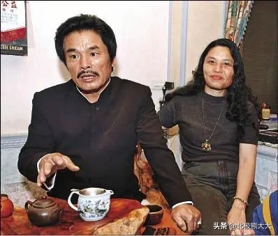 “6个老婆”同住一屋，每人每月7万零花钱71岁又娶第七房小娇妻