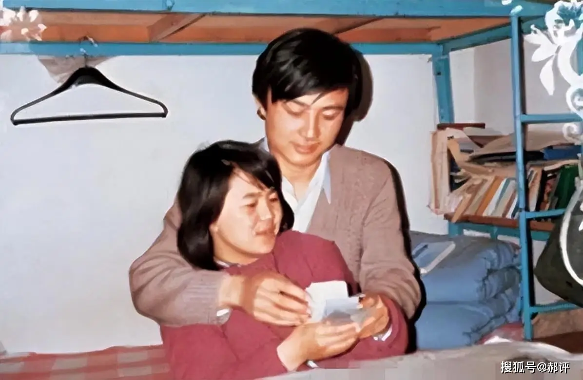 他们被认为是央视最不般配的夫妻，却恩爱了34年，如今成为典范