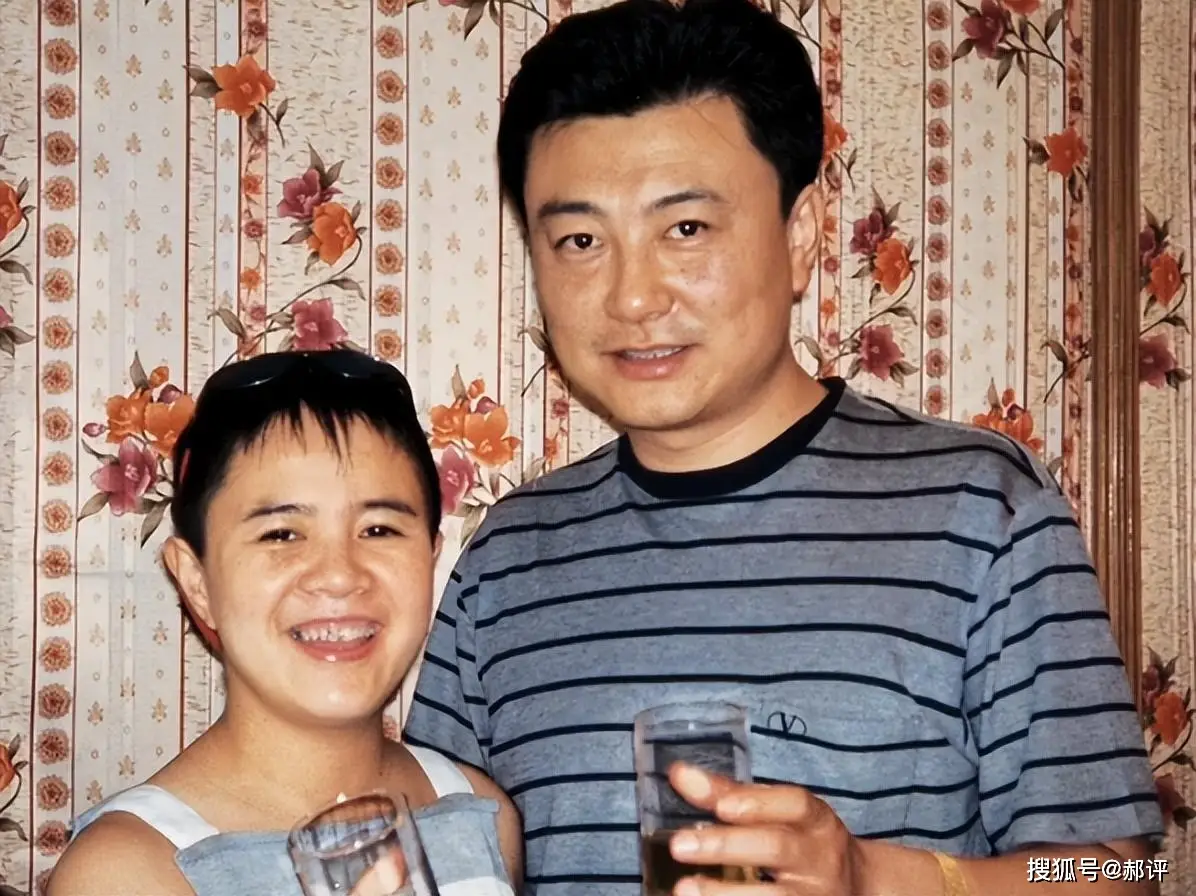 他们被认为是央视最不般配的夫妻，却恩爱了34年，如今成为典范