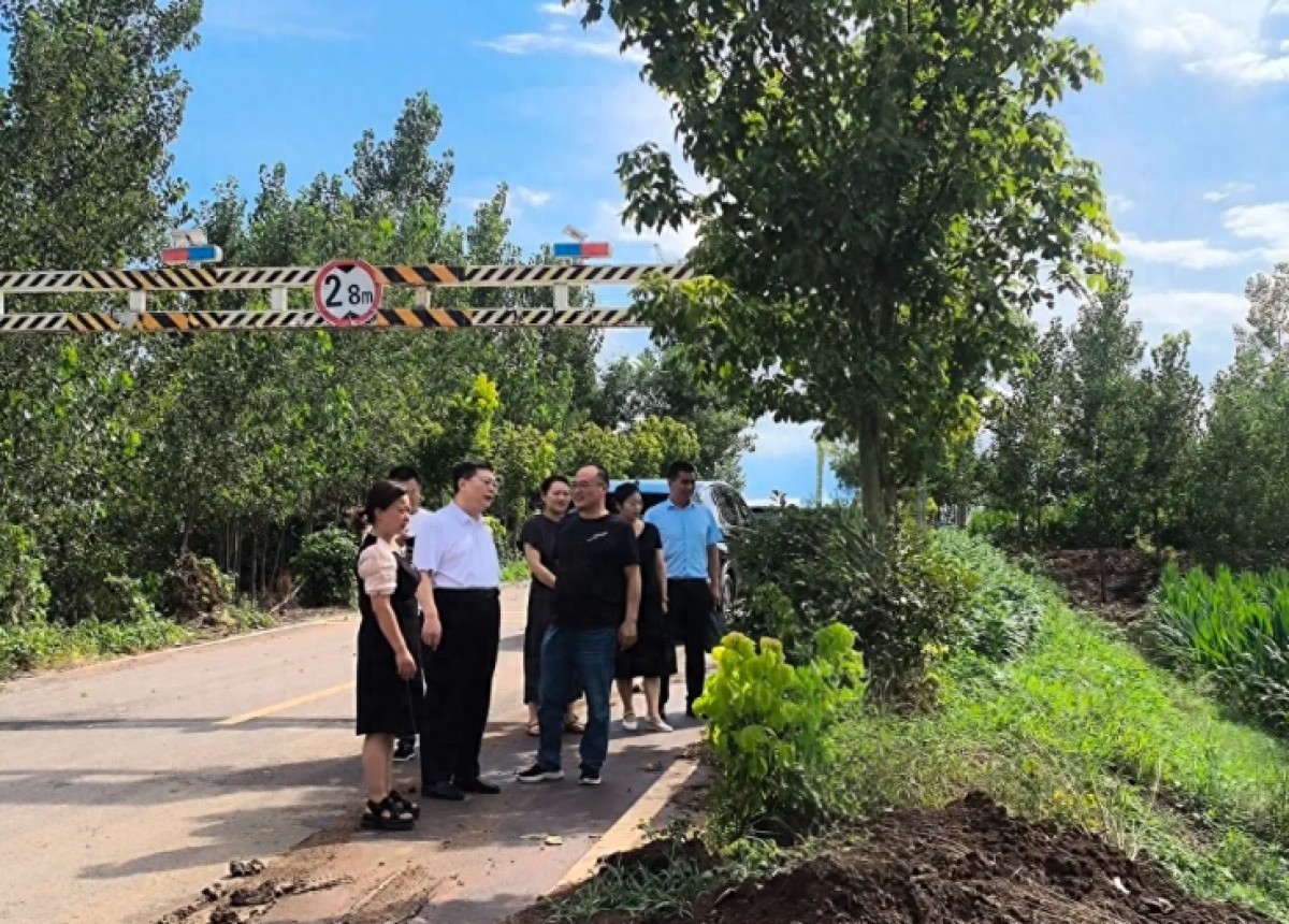 夯实法治根基！漯河市中级法院领导深入郾城区裴城镇调研走访民意