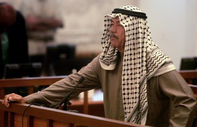 扑克牌通缉令中有几位萨达姆至亲、谁最终投降?