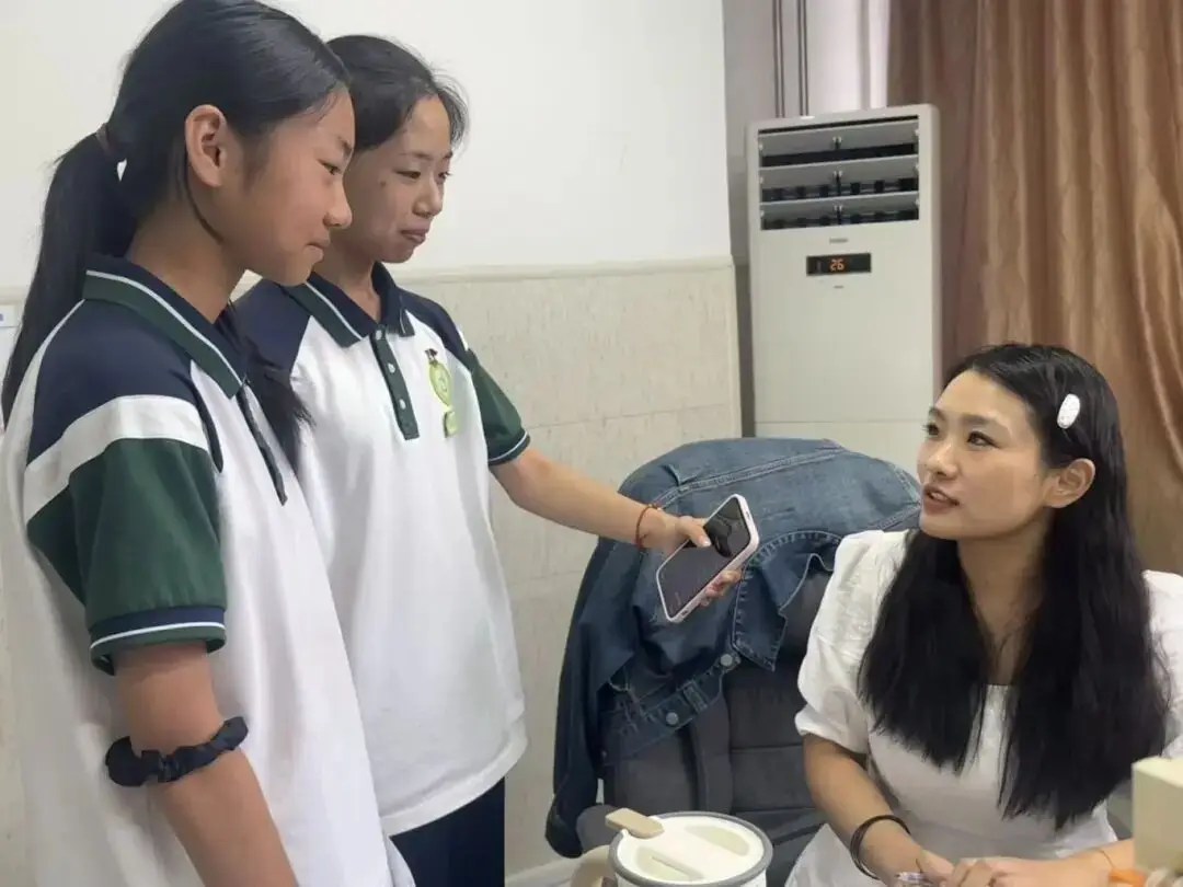 妙笔书写校园事，争做时代记录者 | 育才学校八年级新闻写作活动