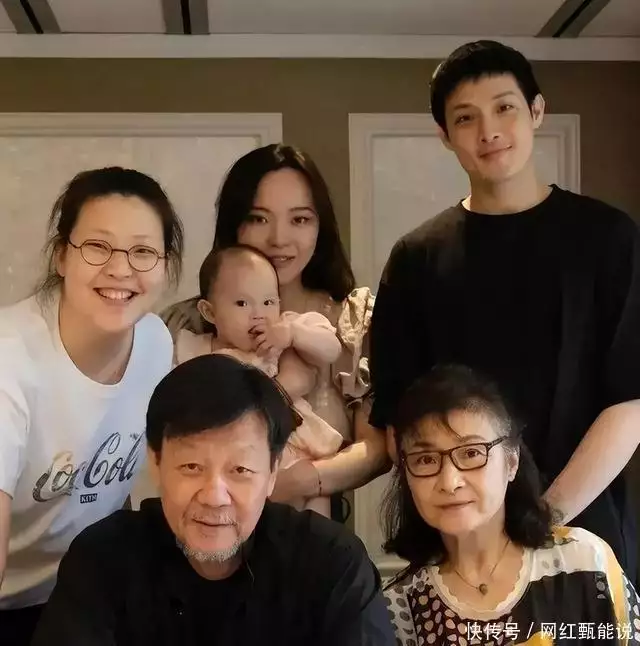 68岁寇世勋近况，晚年和原配一家生活，二房及3名子女在国外