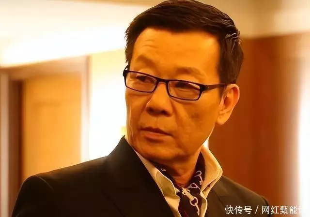 68岁寇世勋近况，晚年和原配一家生活，二房及3名子女在国外
