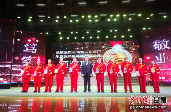 甘肃环县：羊经念在羊舍里 羊歌唱到戏台上
