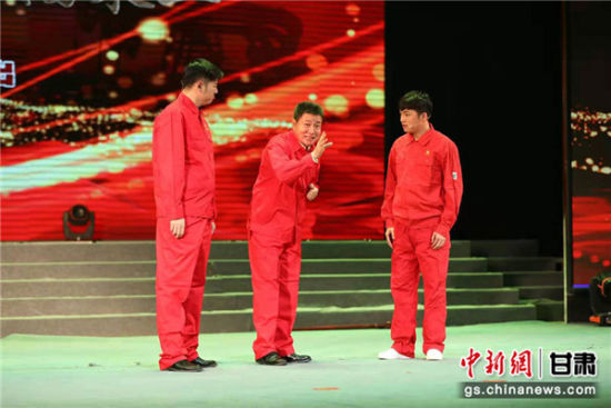 甘肃环县：羊经念在羊舍里 羊歌唱到戏台上