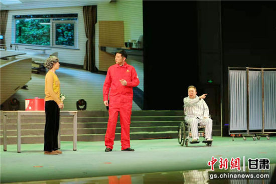 甘肃环县：羊经念在羊舍里 羊歌唱到戏台上